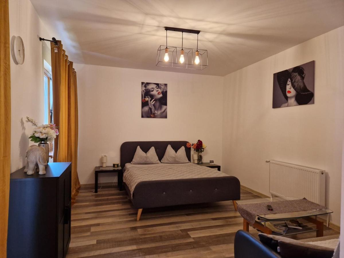 מלון באיילה הרקולנדה Renate House מראה חיצוני תמונה